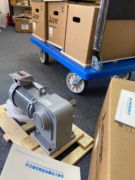 出力轴向左的三菱减速电机型号GM-SHYP-RL