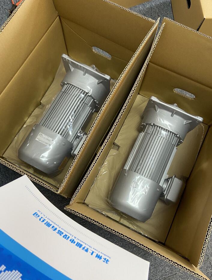 日本三菱立式减速机型号：GM-SPFB-0.75KW-1/1...