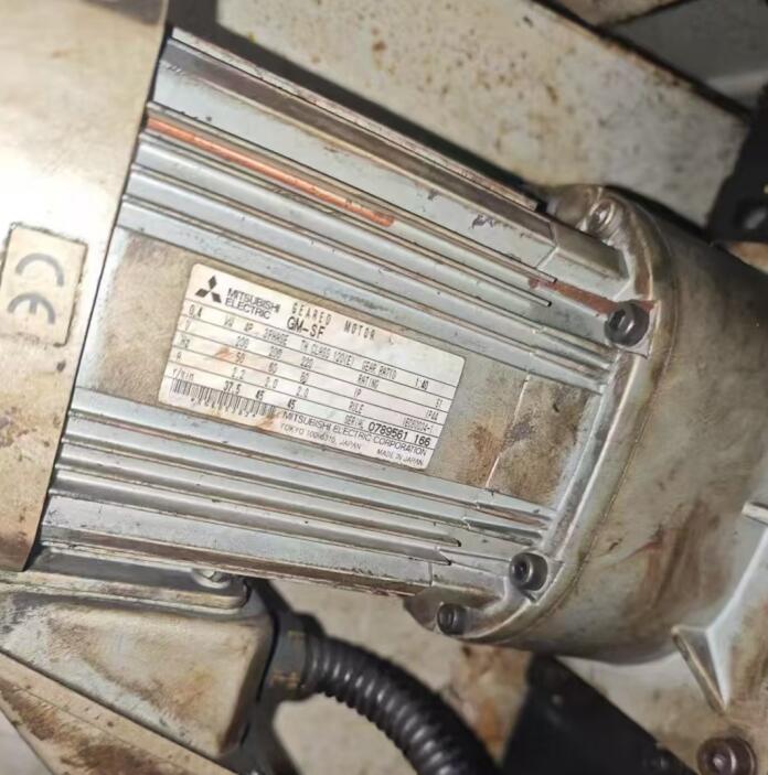 日本三菱立式减速机 型号：GM-SF 0.4KW  1/40...